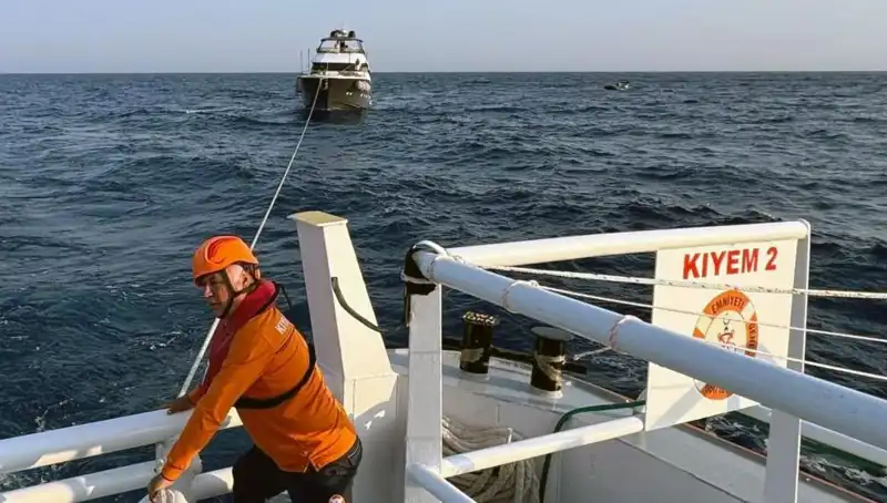 Marmaris'te Sürüklenen Tekne Korku Dolu Anlar Yaşattı, İşte Detaylar!