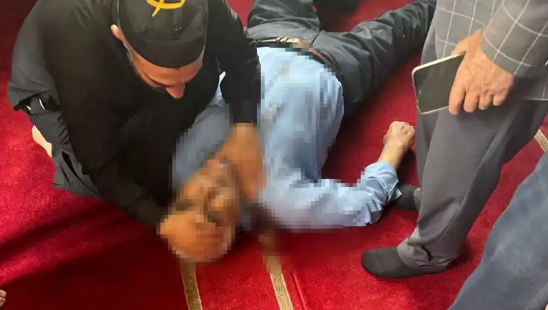Camide Namaz Kılarken Kanlı Saldırı: Güvenlik Açığı mı?