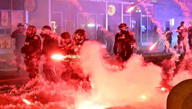 ABD'de Isyan Dalgası: Los Angeles'tan Yükselen Sesler Diğer Şehirlere Yayılıyor