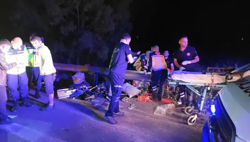 Minibüs Kazasında Savrulan Yolcuların Hikayesi: Hayat Ne Kadar Kırılgan!