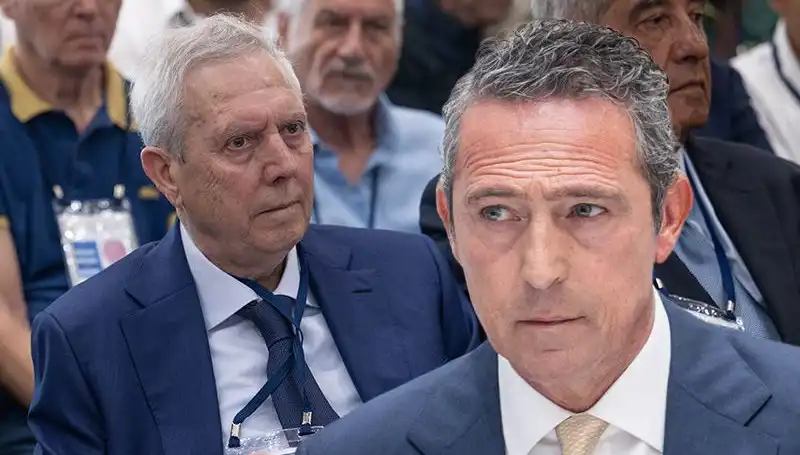 Fenerbahçe Divan Kurulu'nda Şok Anlar: Aziz Yıldırım Adaylığını Açıkladı