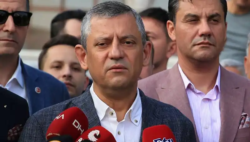 Özgür Özel'den Çarpıcı Bayram Açıklaması: "Bu Bayram Bize Bayram Gibi Gelmedi!"