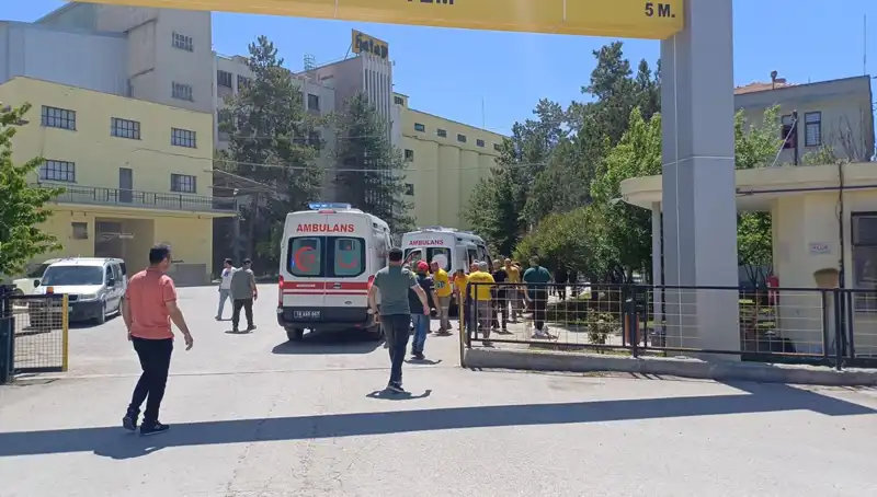 Çorum'daki Un Fabrikasında Patlama: 10 Yaralı ve Kurtarma Çalışmaları