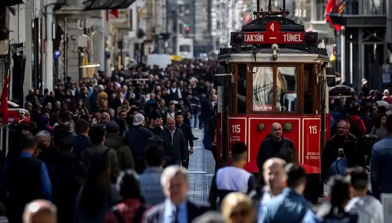 Türkiye'nin Nüfusu Artışta: 2023'te Kaydedilen Çarpıcı Rakamlar