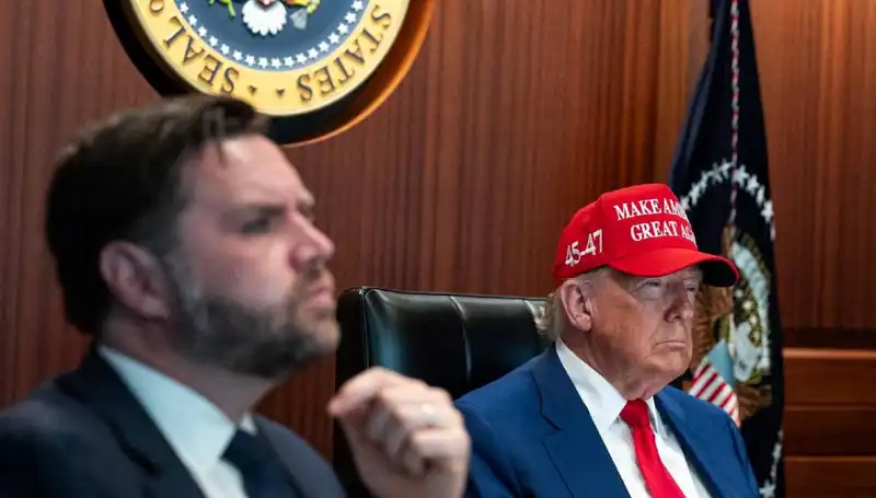 Trump'ın Azil Tasarısı Red Edildi: Siyasi Gelişmeler Neleri İşaret Ediyor?