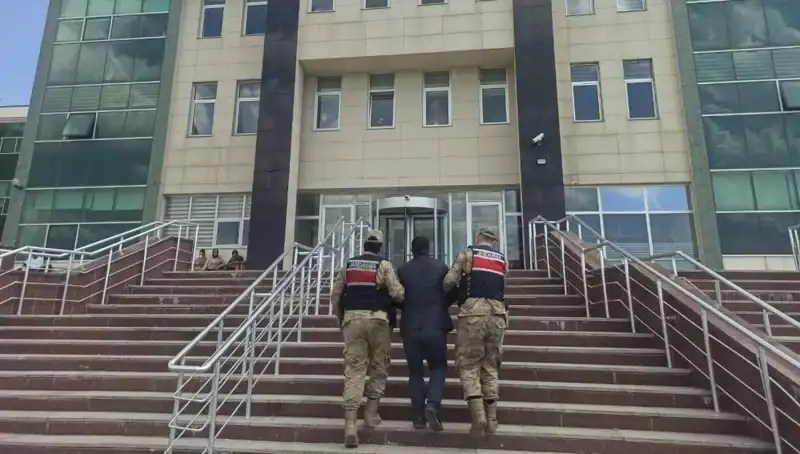 Hapis Cezasıyla Aranan Şahıs, Gizlendiği Yerde Suçüstü Yakalandı