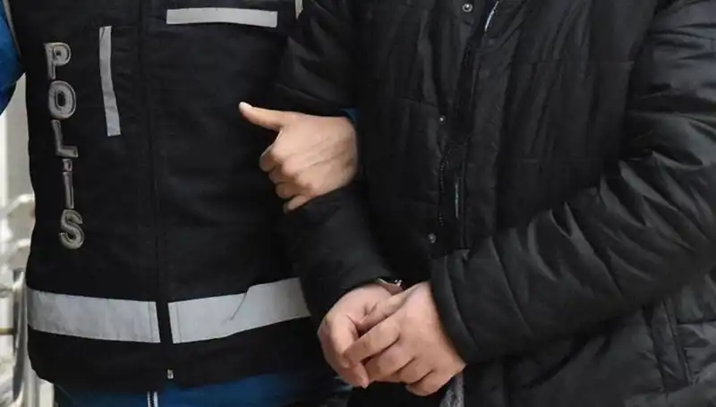 Emniyet ve TSK'da FETÖ Operasyonları: Gözaltılar ve Tutuklamalar Devam Ediyor