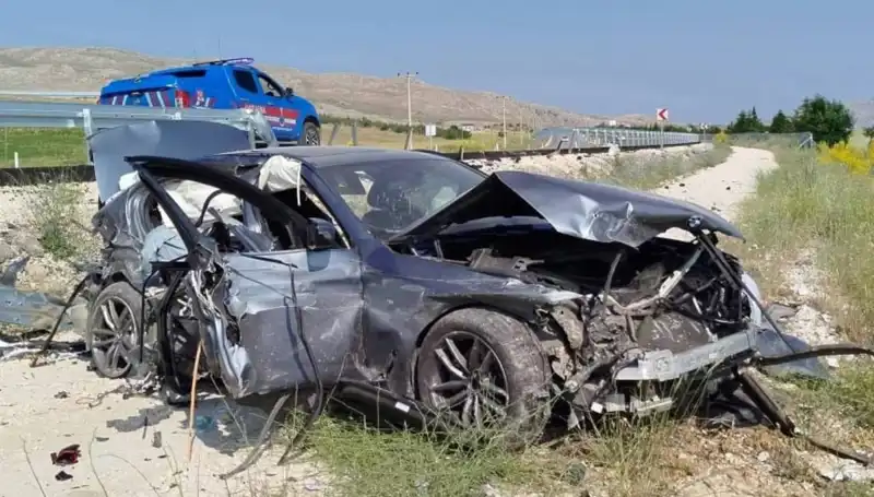 Sivas’ta İki Farklı Trafik Kazası: 9 Yaralı, Korku Dolu Anlar!