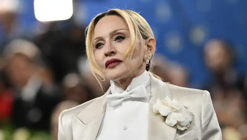 Madonna'nın Şok Diyeti: Kanserle Mücadelede Umut Mu, Yoksa Yanlış Yöntem Mi?
