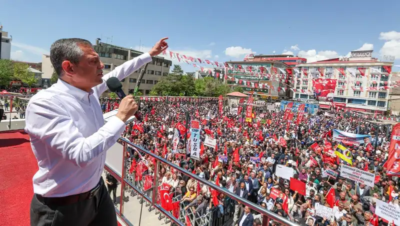 Özgür Özel’den Tarihi Çıkış: Silah Bırakmaya Tam Destek!