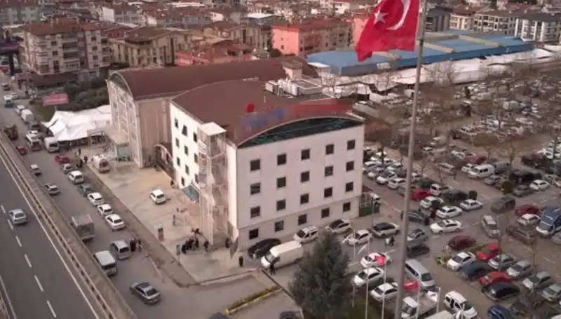 Deprem Güvenliği Tartışmaları: Özel Hastaneye Uygulanan Deprem Mührü ve İddialar