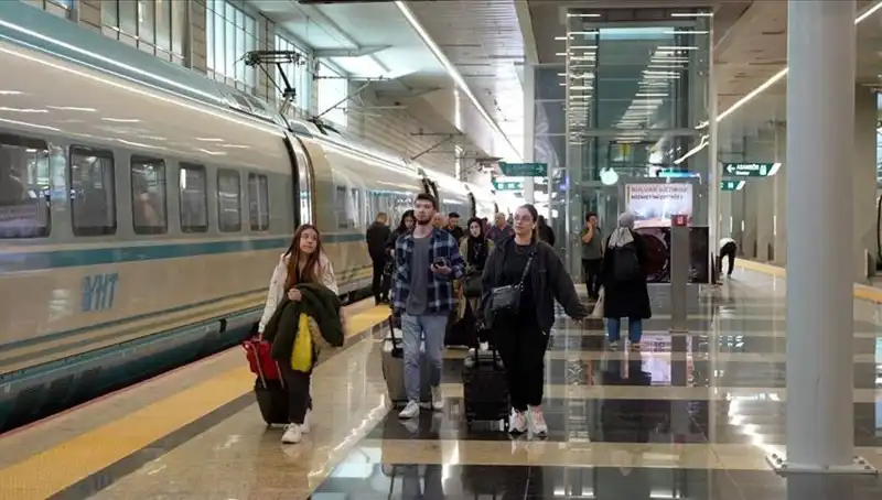 YHT'lerde Ek Sefer Düzenlemesi: Seyahat Planlarınızı Yeniden Gözden Geçirin