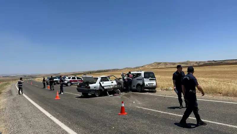 Adıyaman'da Feci Trafik Kazası: 4 Can Kaybı ve Sorgulamalar Devam Ediyor