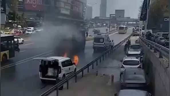 Yanan Araçta TOMA İle Cesur Müdahale: Olay Anı Görüntülendi