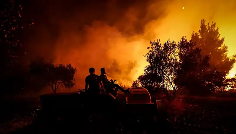 Çanakkale'deki Orman Yangını Alarm Veriyor: 785 Kişi Tahliye Edildi