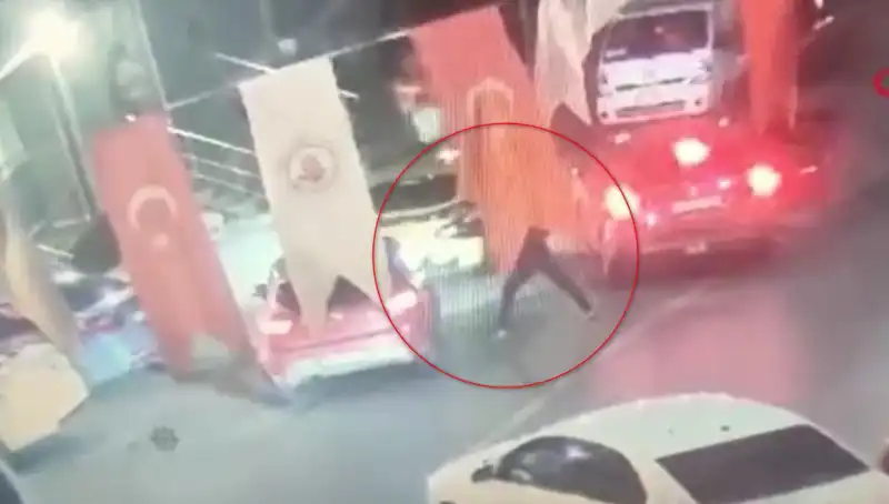 Genç Otomobil Sürücüsü, Kurşun Yağmuruna Hedef Oldu!