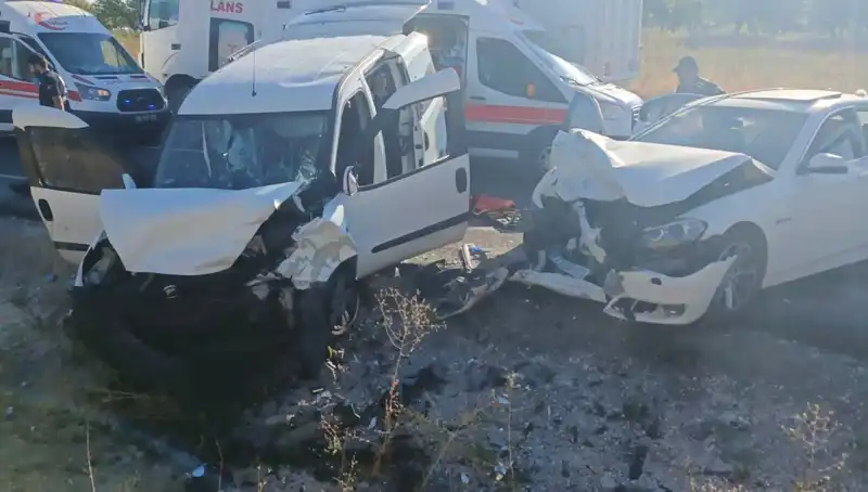 Nevşehir'de Feci Trafik Kazası: 14 Yaralı Hastanelik Oldu