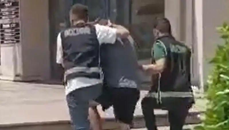 Sahte Dövizle Alışveriş Yapan Turistlerin Sınır Dışı Edilmesi: Neler Yaşandı?